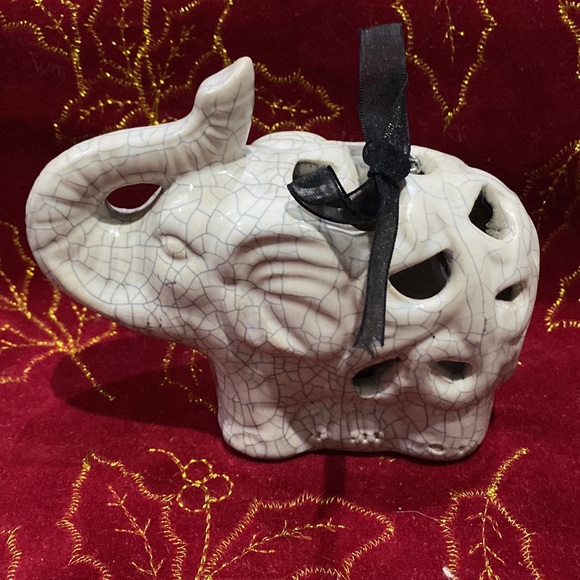 Stylist Elephant scent satchel decor - Picture 4 of 7